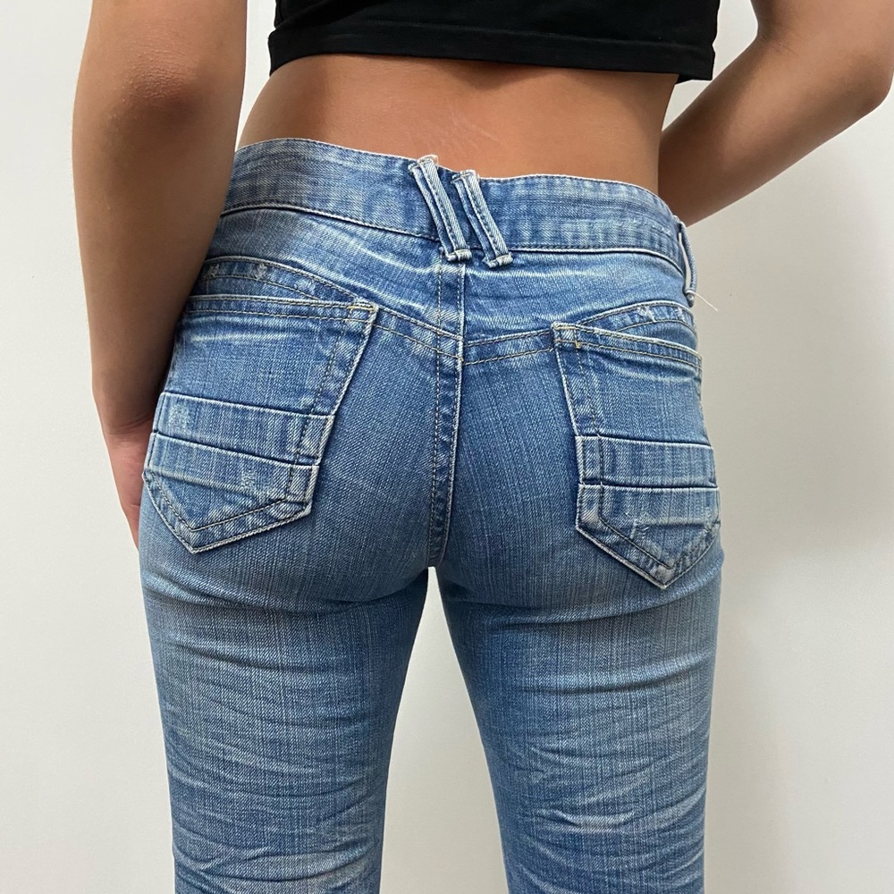 ANKLE CROPPED LIGHT WASHED JEANS